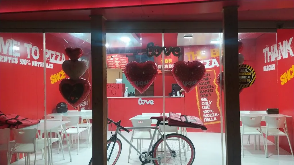 Pizza Hot_Sevilla La Nueva_slider_image_3