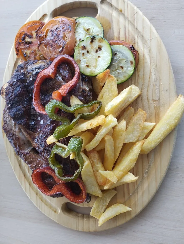 Maria Romero_La Pared_Torres de la Alameda_review