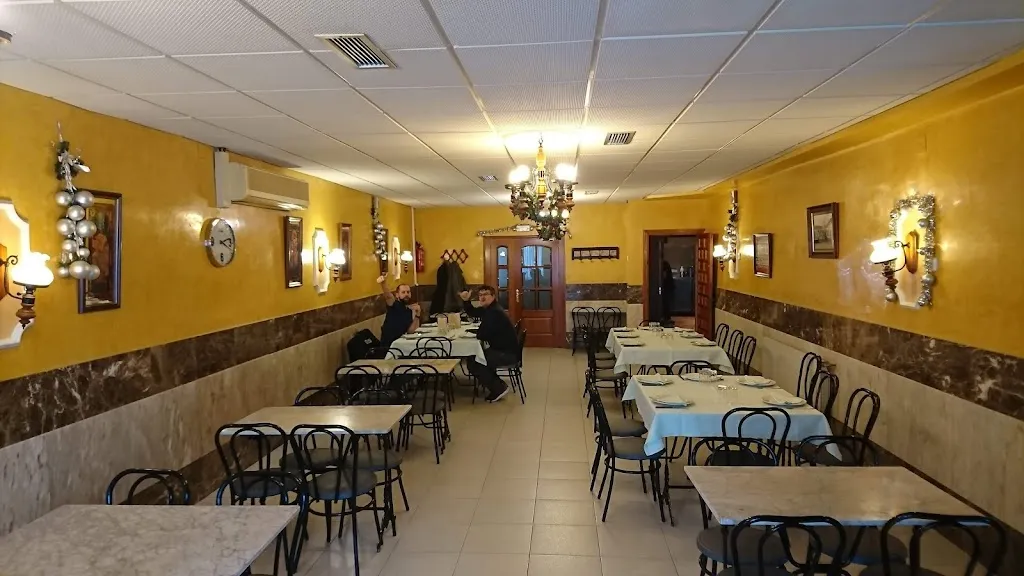 Bar Ropero restaurant in Torres de la Alameda