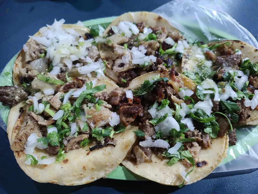 Taquería El Güinas_San Blas-Canillejas_slider_image_3