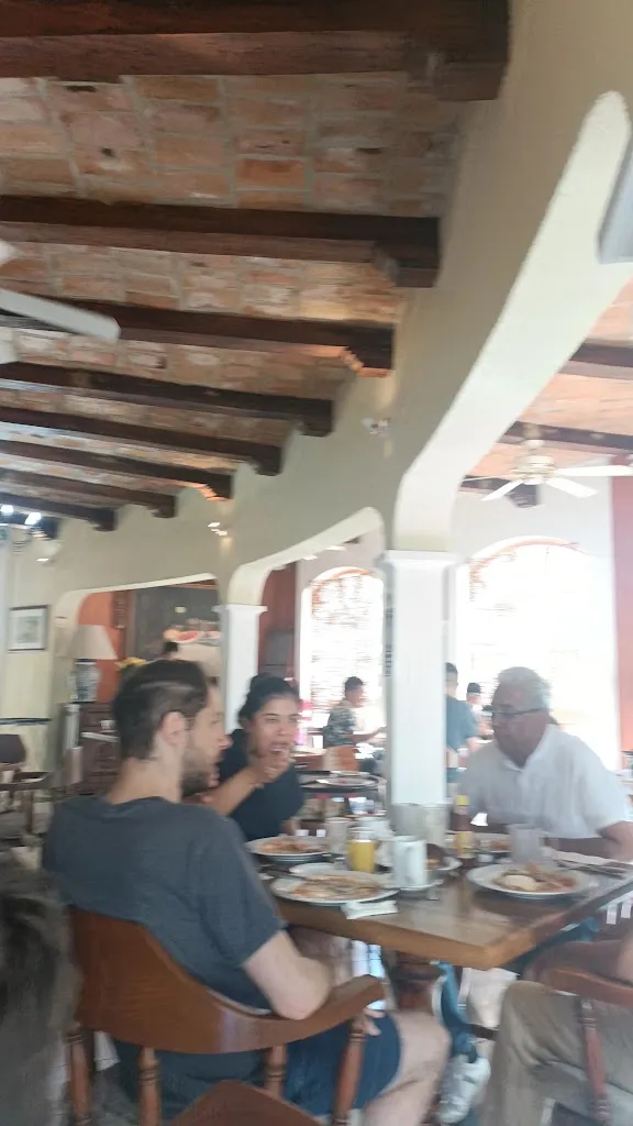 RESTAURANTE BAR EL DELFÍN_San Blas-Canillejas_slider_image_2