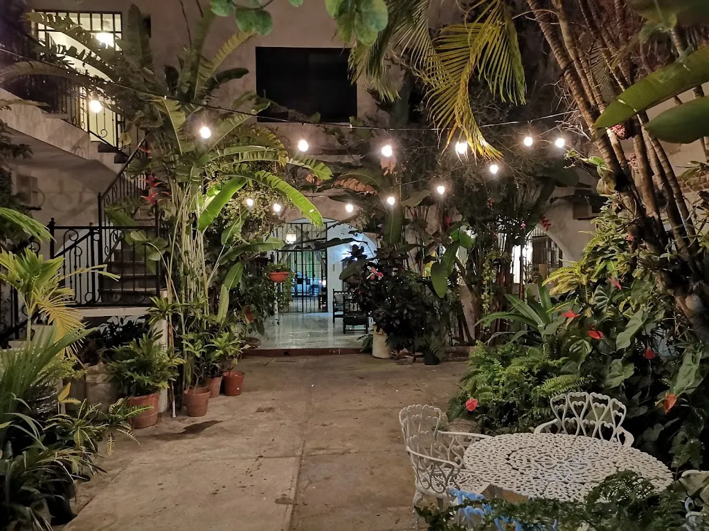 La Familia Hotel y Restaurante_San Blas-Canillejas_slider_image_1