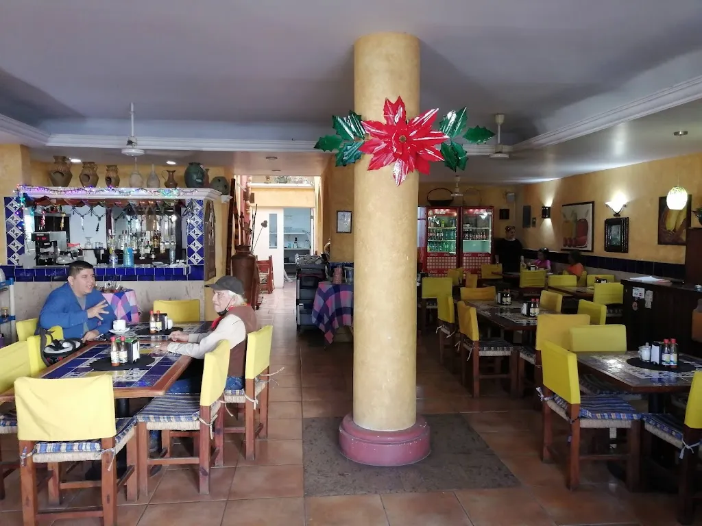 McDonald Restaurant_San Blas-Canillejas_slider_image_3