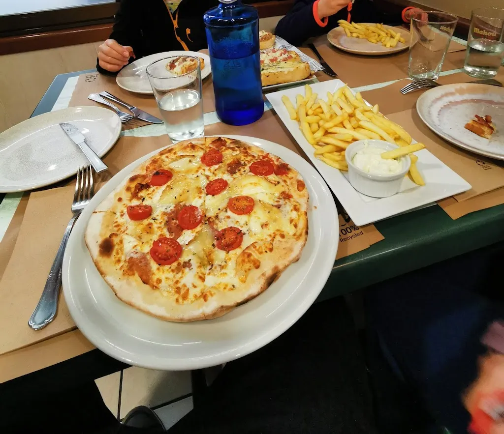 Pizzería Adria_Boiro_slider_image_3