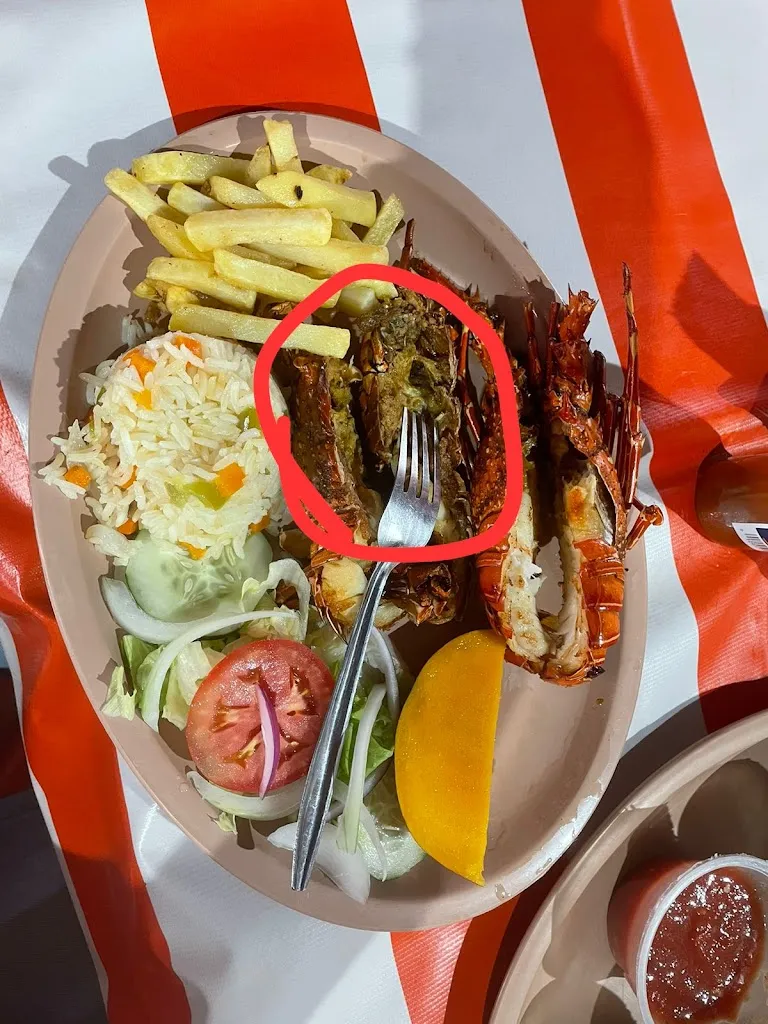 YAHIR ARMANDO PECH CANO_Mariscos yunuen_San Blas-Canillejas_review