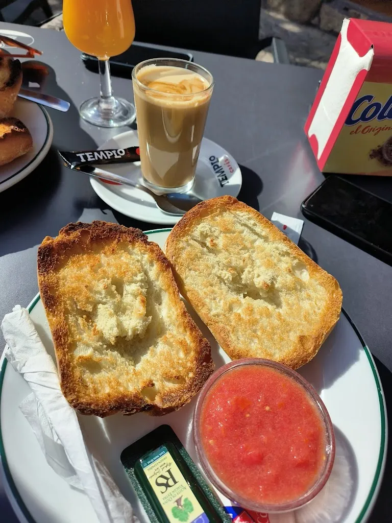 RAUL GONZALEZ_Diki_Torrejón de la Calzada_review