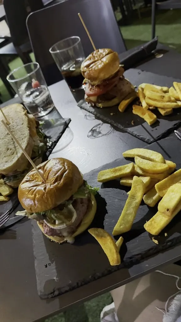 Hichiraku burger_Torrejón de la Calzada_slider_image_2