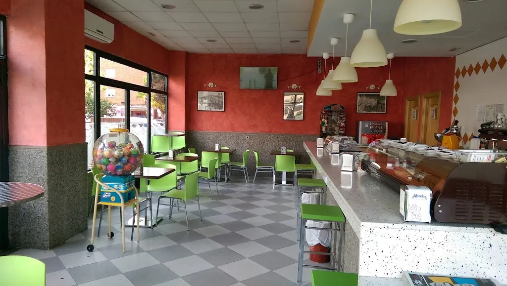 Bar-Churreria La curva_Torrejón de la Calzada_slider_image_3