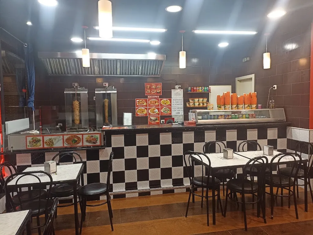 Erevan Kebab...cafeteria ristorante a Torrejón de la Calzada