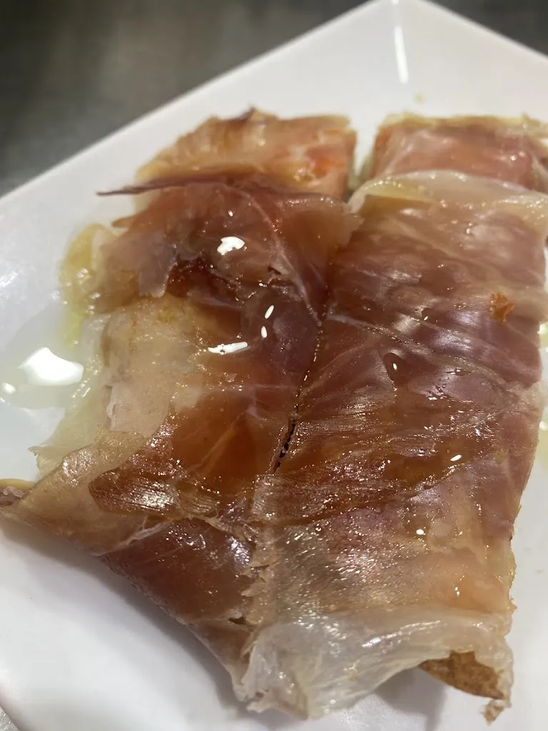 Luisa Delgado_Cafetería Jamonería Barcoavi_Torrelaguna_review