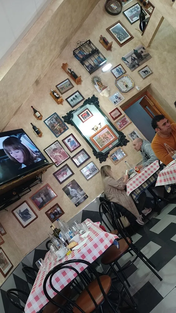 Erick Maitin Morales_Bar ANGEL Y MARINA_Valdeolmos_recensione