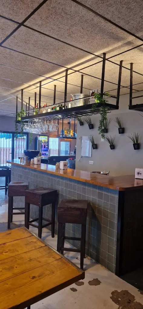 Restaurante Parrilla Argentina, Carbón y Tinto restaurant in Valverde de Alcalá