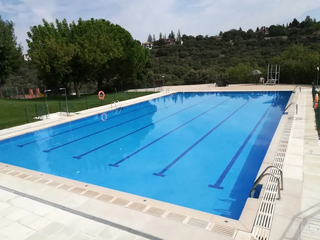 José Javier Villalba Calles_Chiringuito Piscina de la 4a_Venturada_review