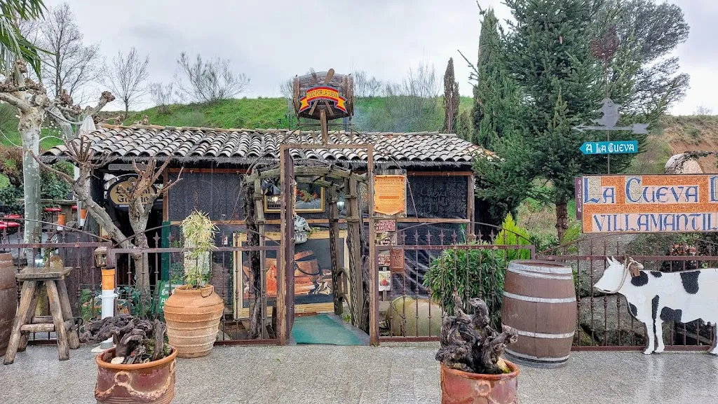 La Cueva de Villamantilla restaurant in Villamantilla