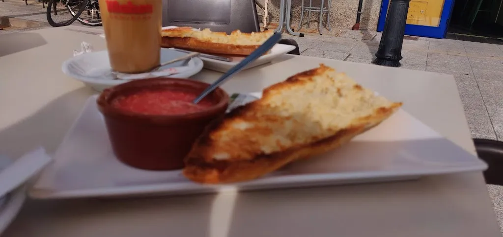 Eduardo Cano_Cafeteria & Bar La Plaza(admin Loterias)_Villanueva de Perales_review