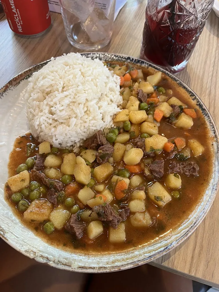 Yisbell Vasquez Guisazola_La Bajada Street Food - Villaverde - Restaurante Peruano_Villaverde_review