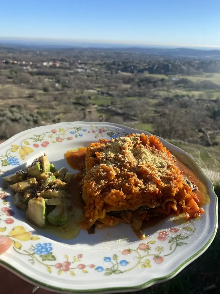 Jessie Childs_Coté Café_Zarzalejo_review