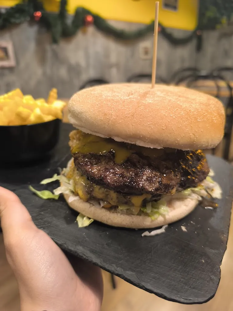 Mery 1995_Tijuana Velilla_Velilla de San Antonio_review