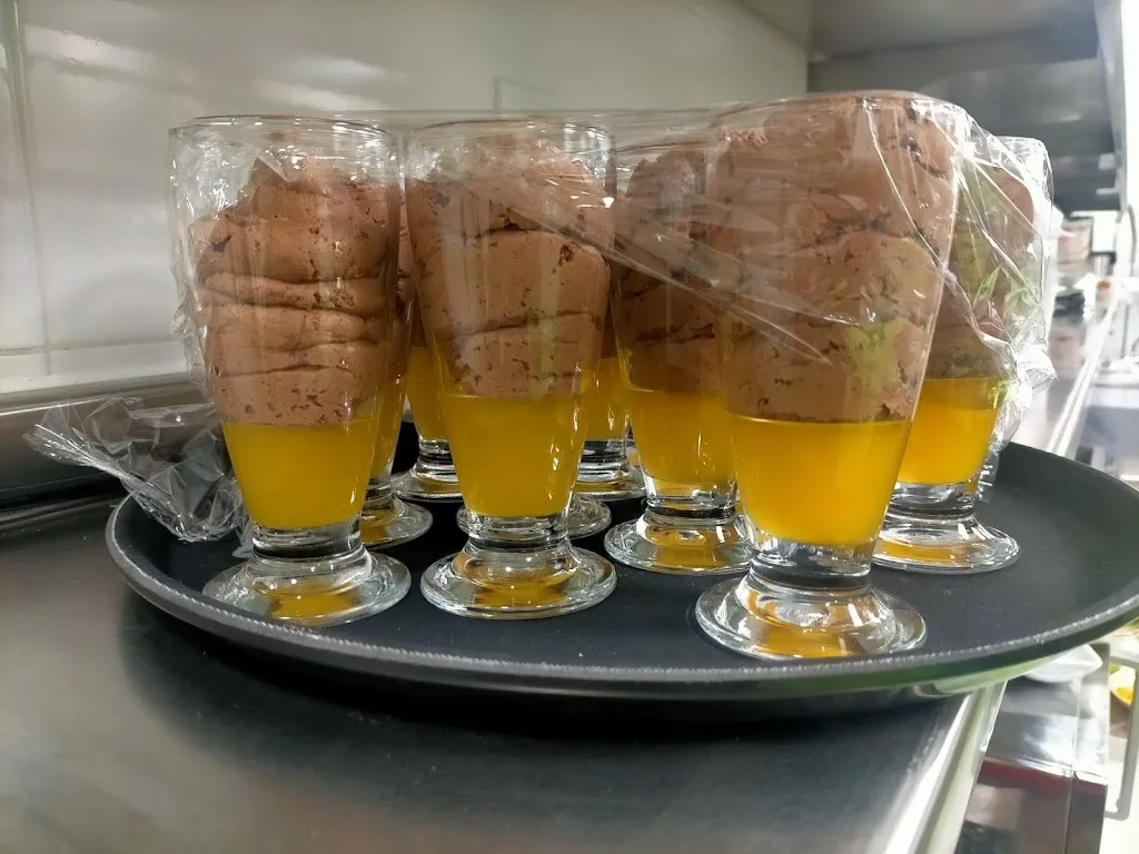 Menu_Cafetería Los Madroños_Velilla de San Antonio_immagine_7