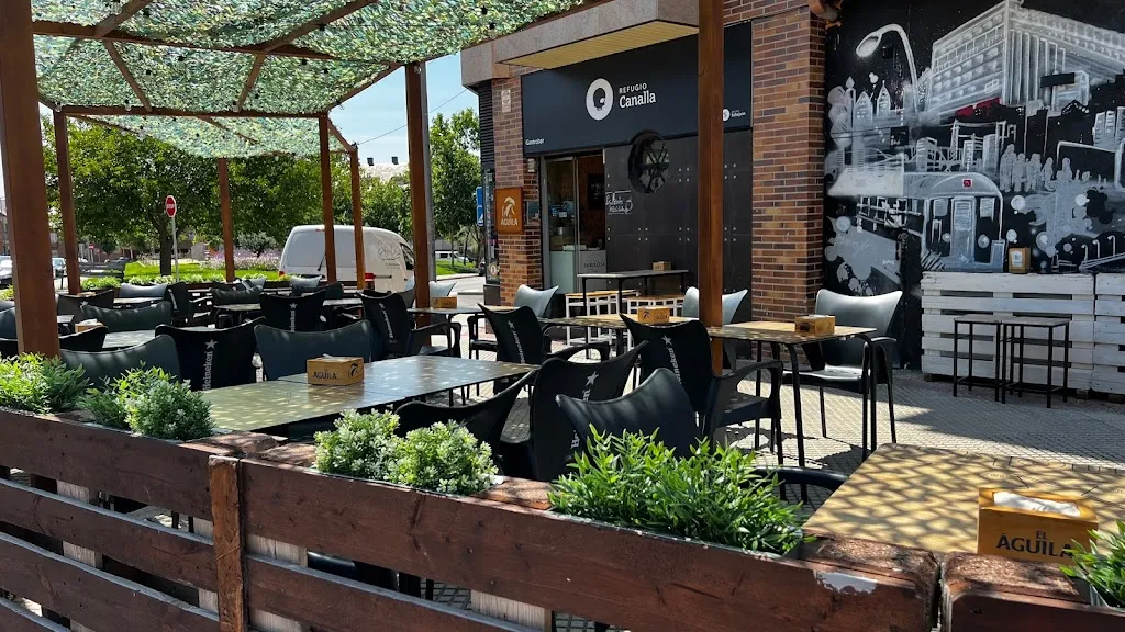 Refugio Canalla restaurant in Villanueva del Pardillo