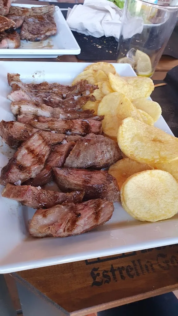 Carlos z_Cafe Bar Os Fornos_Boiro_review