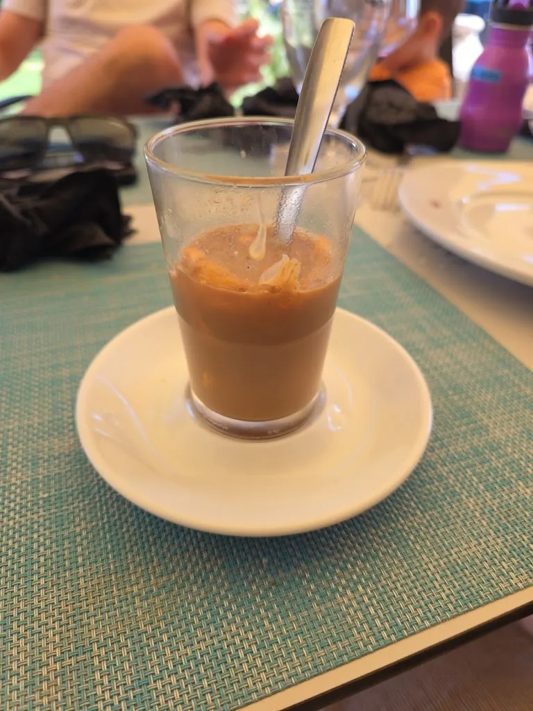 Miguel de la Cruz_KIERO HUMO_Villanueva del Pardillo_review