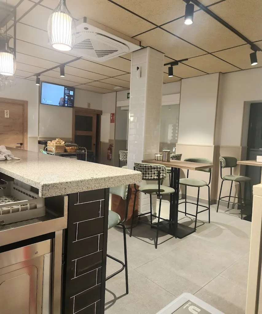 Cañas y Tapas 90 Grados_Villanueva del Pardillo_slider_image_3