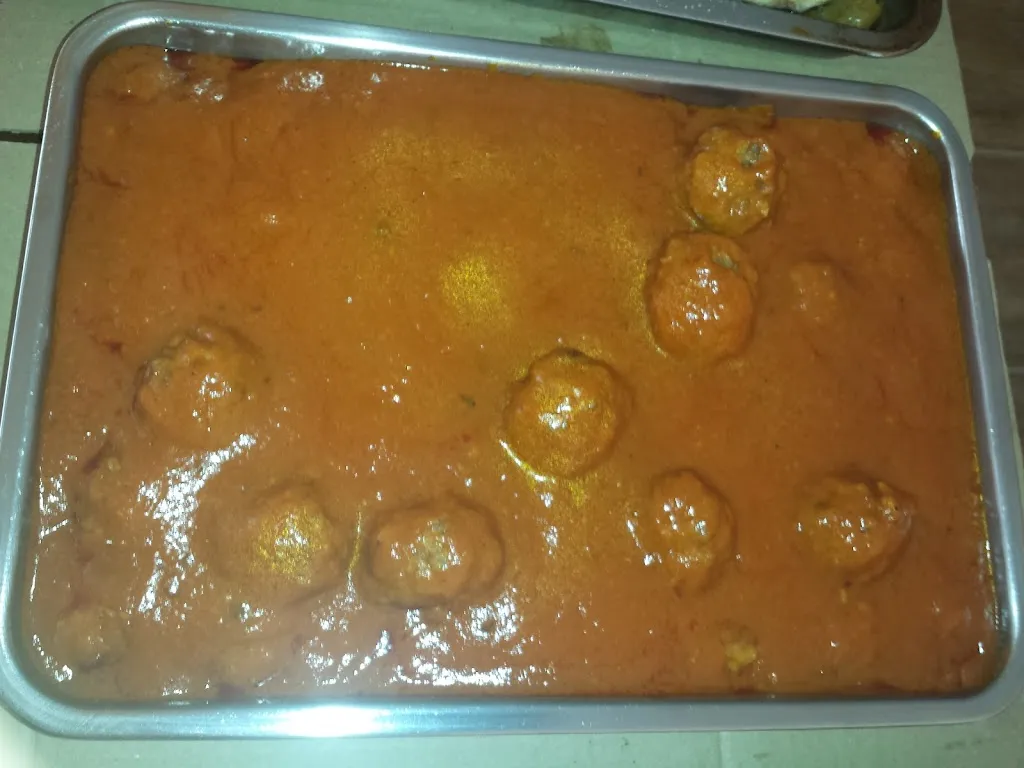 Asador de pollos y comida para llevar 