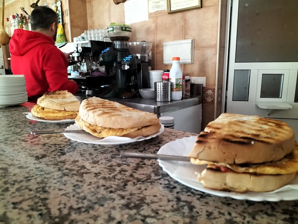 Bar Los Cazadores restaurant in Almargen