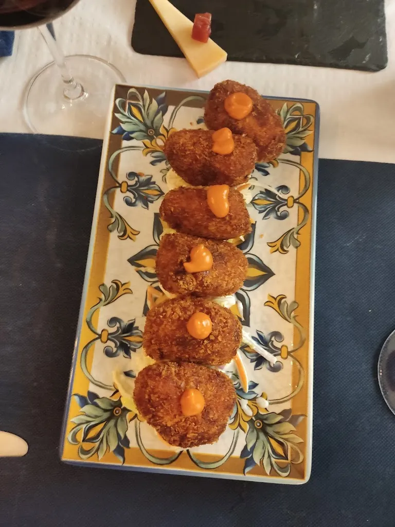 Oscar Martín-B Gallego-N_Casa de Comidas Cantarrana_Almargen_review