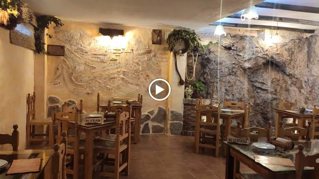 Cueva La Higuera restaurant in Alpandeire
