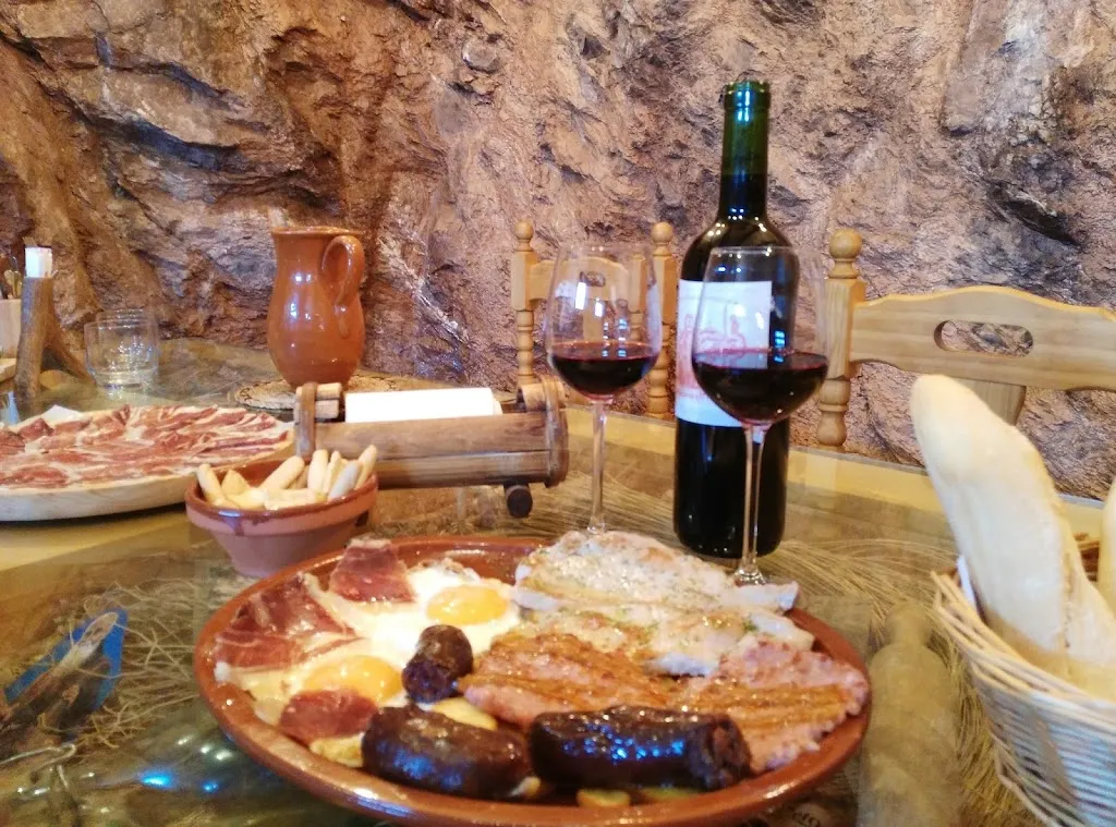 Cueva La Higuera_Alpandeire_slider_image_3