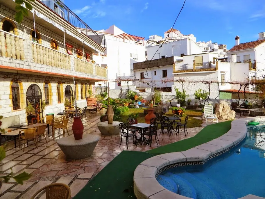 Casa de Acogida Pepe Bravo restaurant in Alozaina