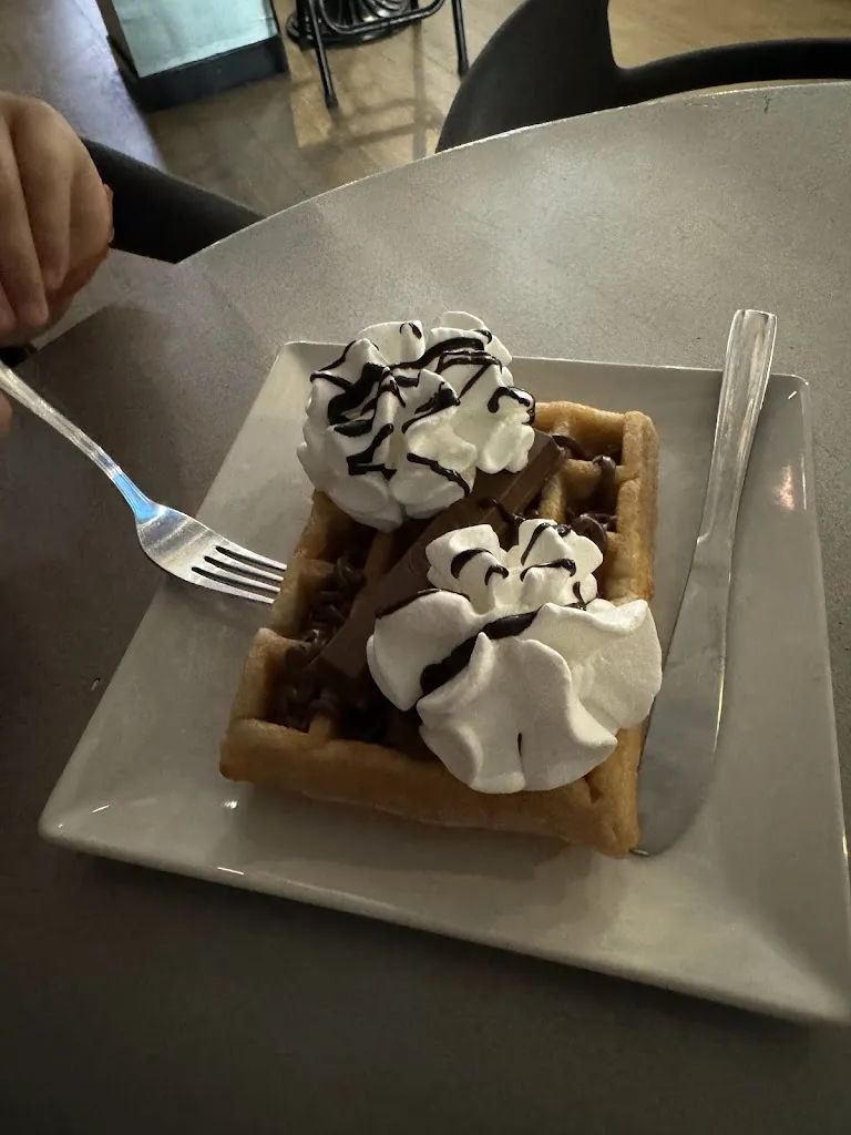 Francisco_Pub Olimpus_Alozaina_review