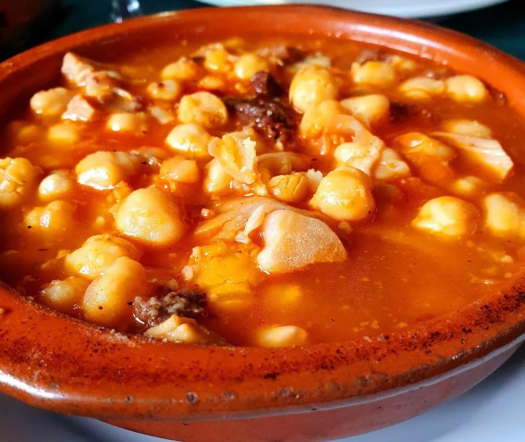 Bar Quini_Alozaina_slider_image_2