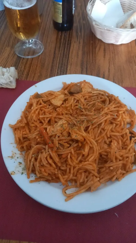 Abad Espantoso_La Ofi Café Bar_Boiro_review