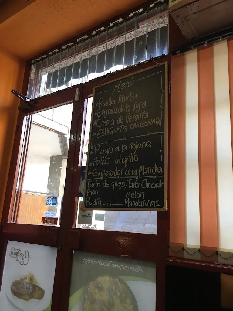 Dina Gazizova_Crystyan Arena cafeteria Bar_Arenas_review