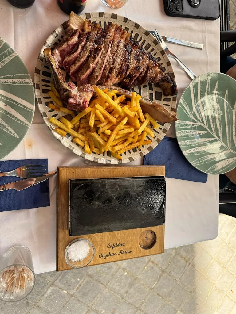 Crystyan Arena cafeteria Bar_Arenas_slider_image_3