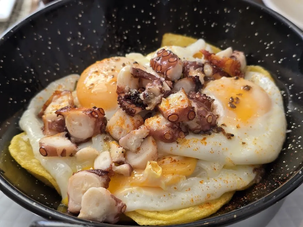 Dima Kravtsov_Recuerdos Tapas Bodega_Antequera_review