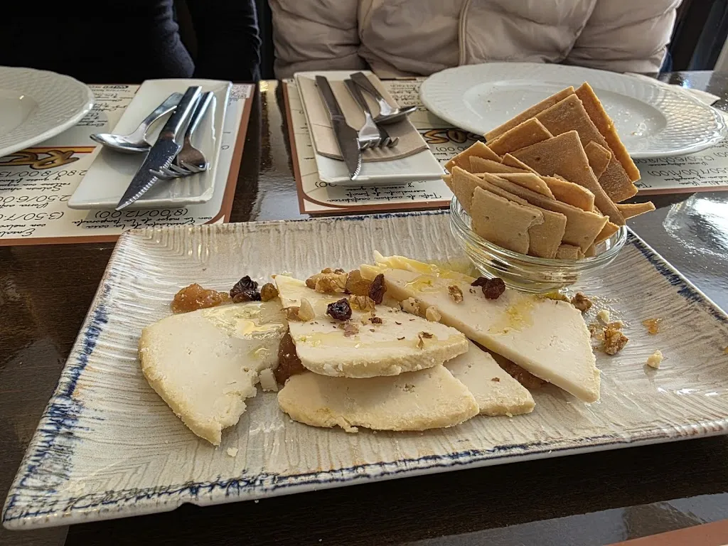 Ainsley Freshour_Recuerdos Tapas Bodega_Antequera_review
