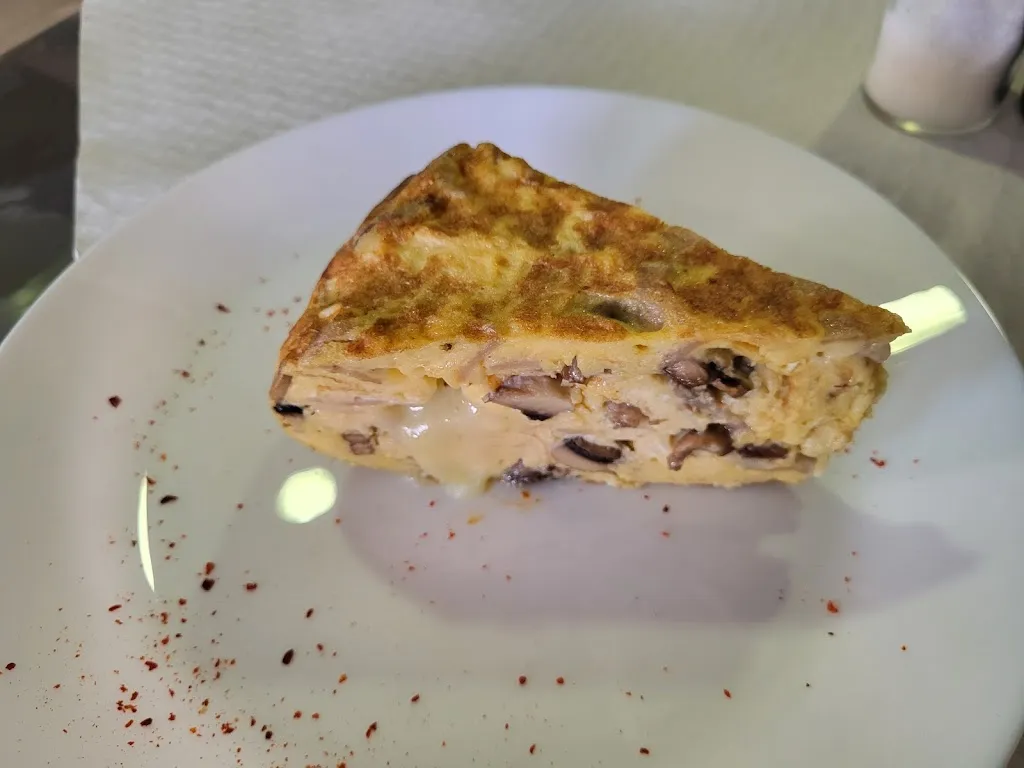 Russell Churchill_Llit i Taula_Pego_review