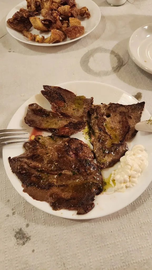 Marcos Quevedo Moriana_Llit i Taula_Pego_review