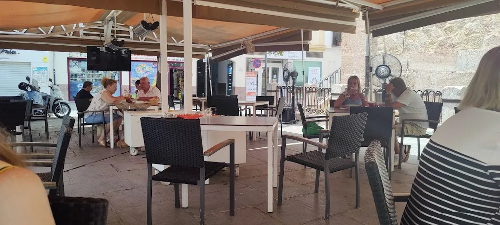 Jeff Bulled_Cafetería - Restaurante El Mercado_Antequera_review