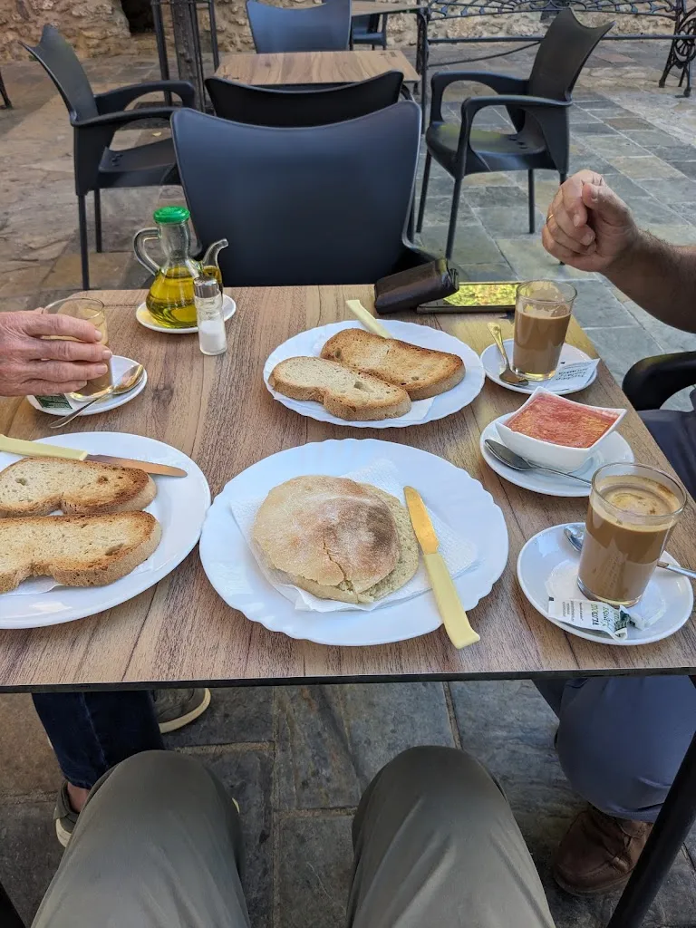 Ignacio Jiménez_BAR RESTAURANTE CINAR, La Plaza_Benalauría_review