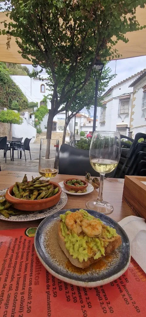 Robin Biesbroeck_BAR RESTAURANTE CINAR, La Plaza_Benalauría_review