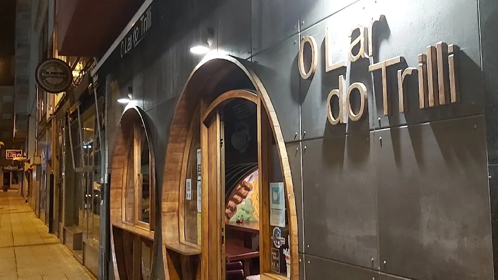 Los Trillizos restaurant in Boiro