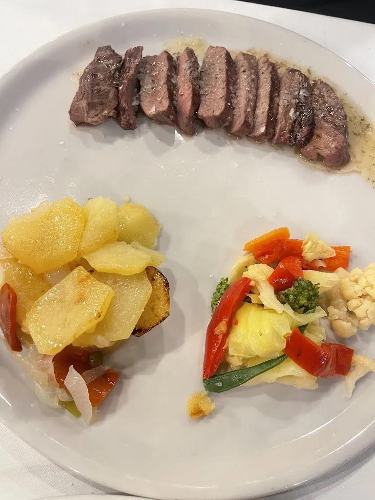 Meson Los Lobos_Algarrobo_slider_image_3