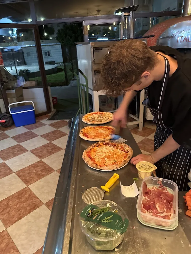 Italy restaurante pizzeria_Algarrobo_slider_image_3