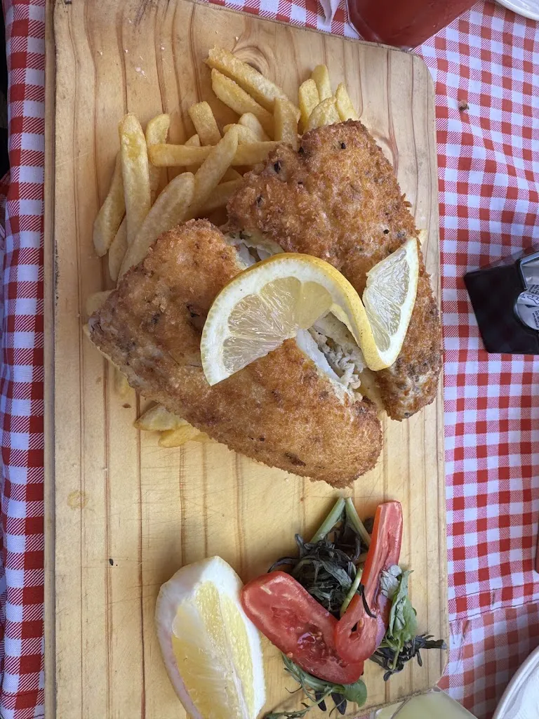 Andrea Fierro Saldaña_La Meson_Algarrobo_review