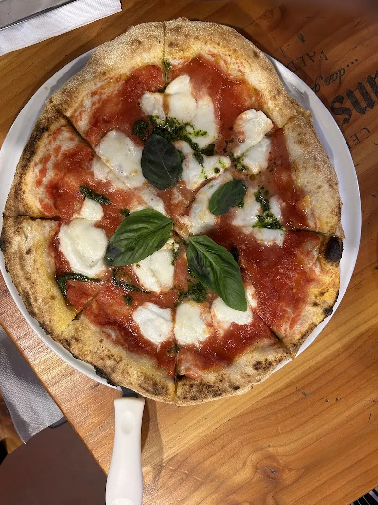 Om Rathore_La Pizzería Algarrobo_Algarrobo_review